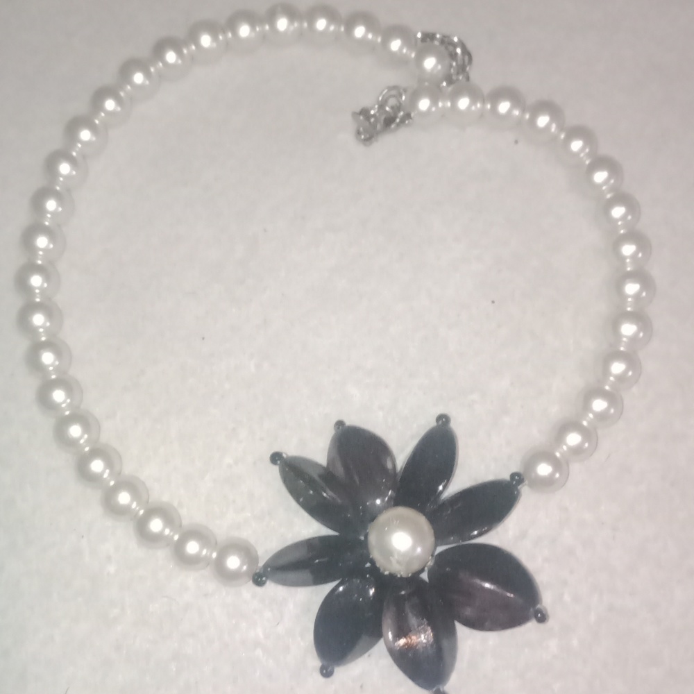 ADO | Pearl Flower Necklace